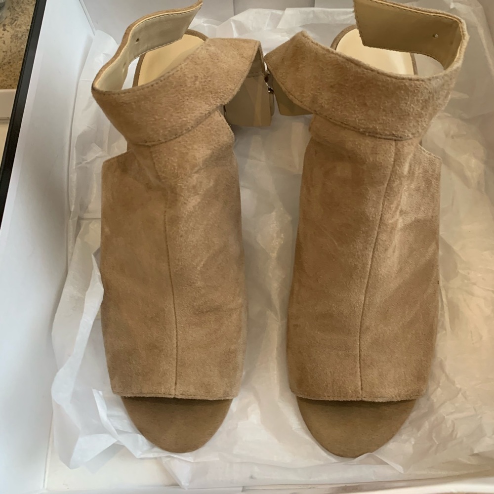 Nine West cream suede sandal